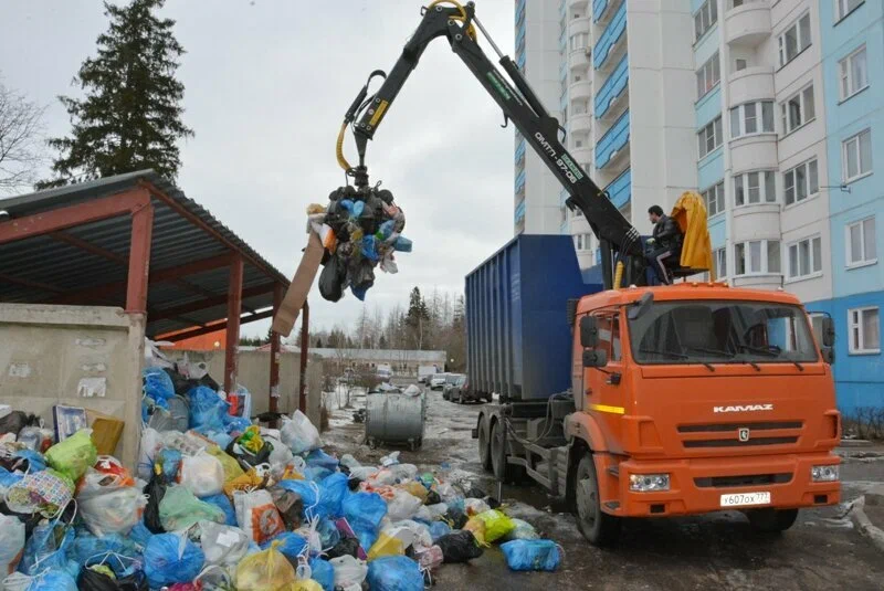 Вывоз бытового мусора в Горном-Алтайске с погрузкой в октябре