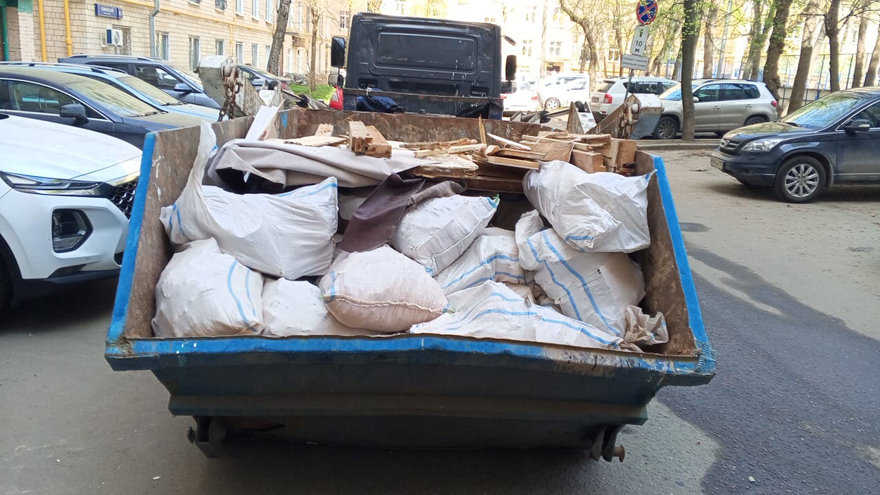 Вывоз мусора из магазина в Горном-Алтайске в октябре