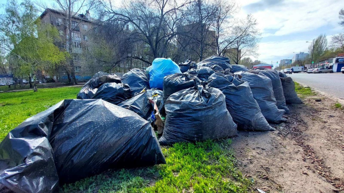Вывоз и утилизация мусора после субботника в Горном-Алтайске в октябре