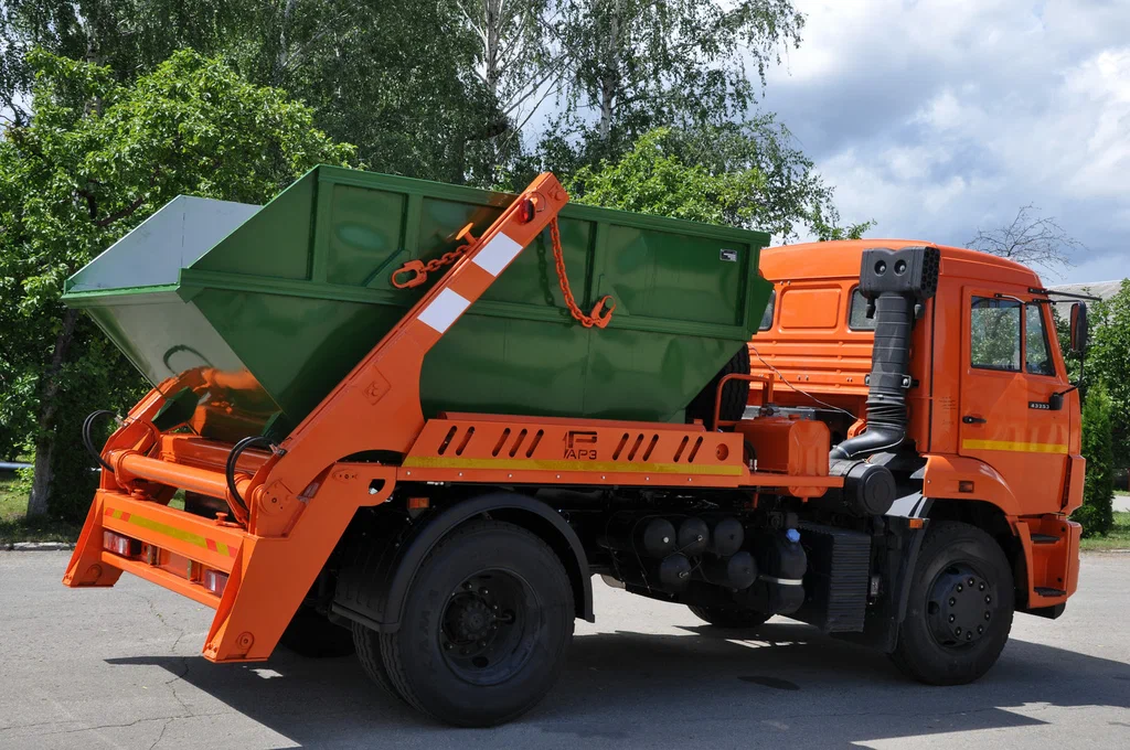 Заказ бункеровоза для вывоза мусора и отходов в Горном-Алтайске в октябре