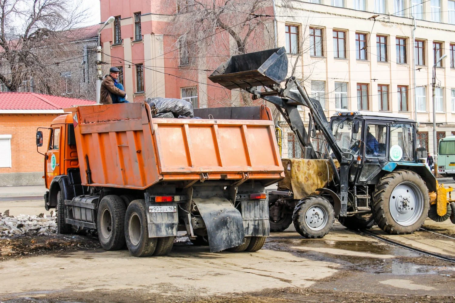 Вывоз мусора Камазом в Горном-Алтайске – аренда и заказ Камаза 10 тонн от 2436 руб. в ПроМусор