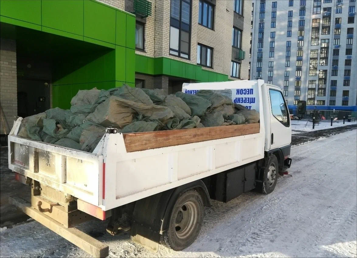 Вывоз мусора грузовым фургоном 3 тонны в Горном-Алтайске — цена от 1400 руб., ПроМусор