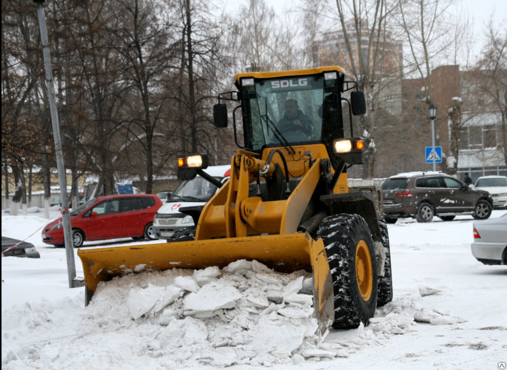 Аренда трактора для уборки снега в Горном-Алтайске от ПроМусор – цена от 1037 руб., быстро и недорого