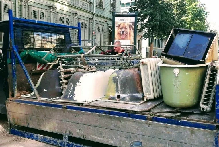 Вывоз старой сантехники в Горном-Алтайске от ПроМусор: быстро, недорого от 570 руб., утилизация и грузчики