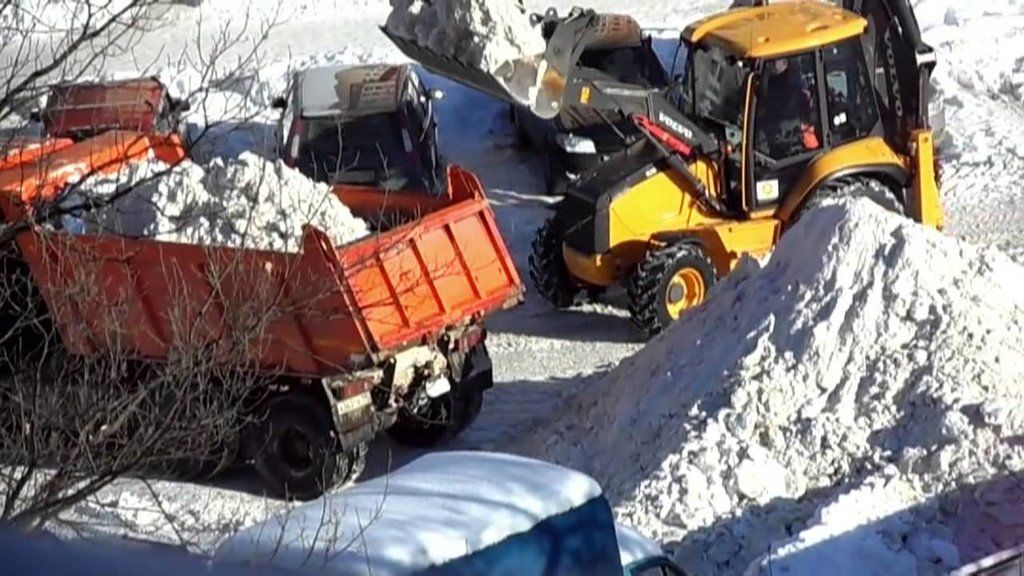 Вывоз снега с погрузкой в Горном-Алтайске для организаций и частных лиц в октябре
