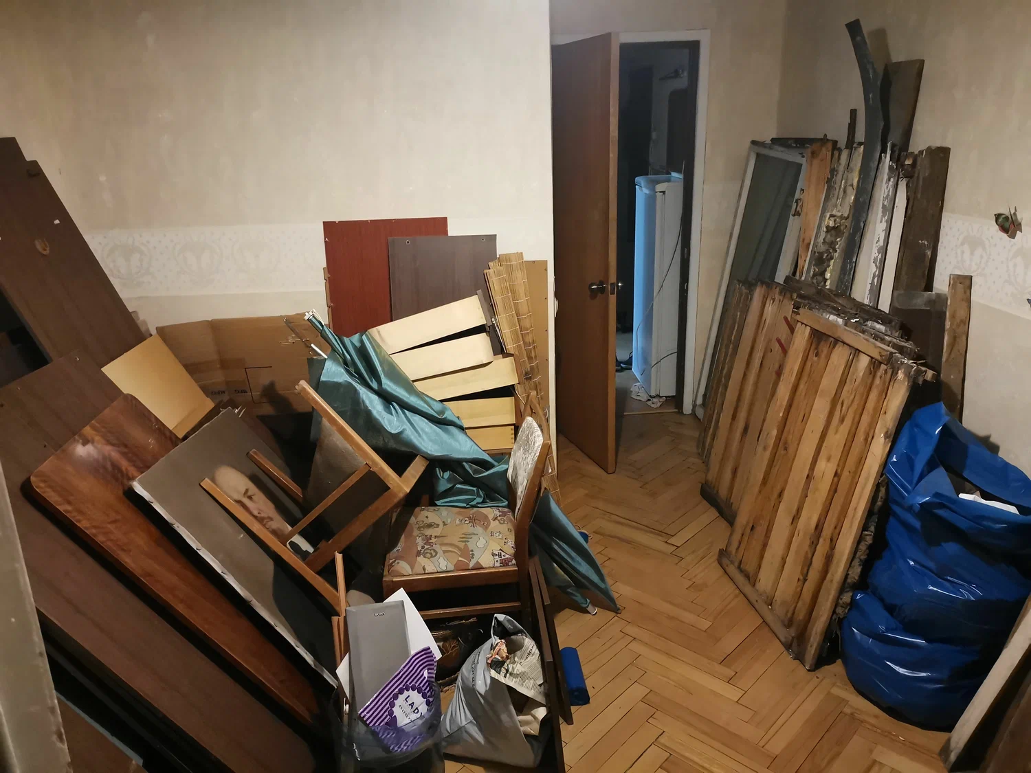 Демонтаж мебели с вывозом и утилизацией в Горном-Алтайске в октябре